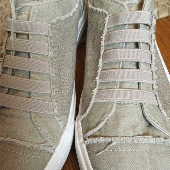 Tan Blowfish slip ons sneaker - Picture 9 of 12